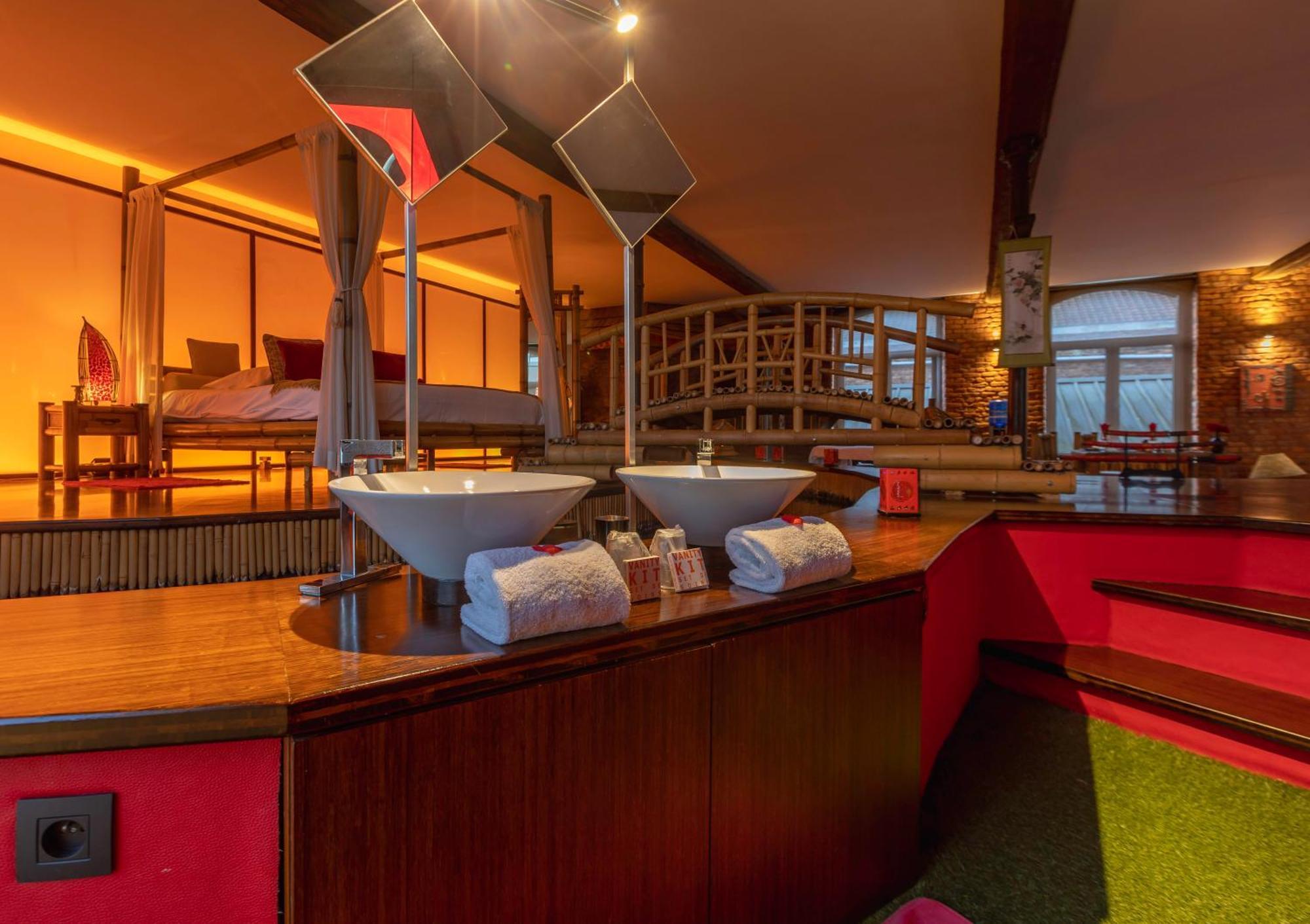 Le Baiser De Shogun Liebeshotel *